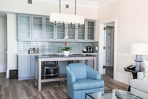 Pier House Resort & Spa