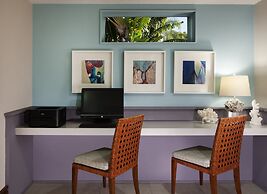 Pier House Resort & Spa