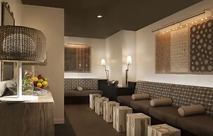 Pier House Resort & Spa