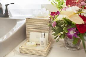 Pier House Resort & Spa