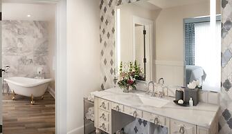 Pier House Resort & Spa