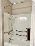 Quality Inn & Suites Wisconsin Dells Downtown - Waterparks Area