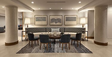 Redondo Beach Hotel, Tapestry Collection by Hilton