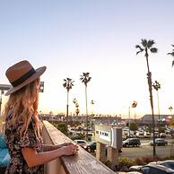 Redondo Beach Hotel, Tapestry Collection by Hilton