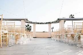 Redondo Beach Hotel, Tapestry Collection by Hilton