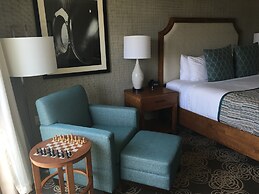 Redondo Beach Hotel, Tapestry Collection by Hilton