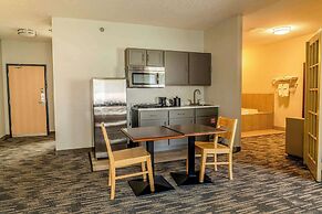 Country Inn & Suites by Radisson, Brookings, SD