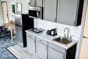 Country Inn & Suites by Radisson, Brookings, SD