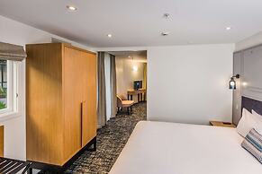 Chateau on the Park - Christchurch, a DoubleTree by Hilton