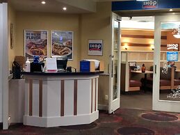 Ramada by Wyndham Niagara Falls/Fallsview