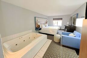 AmericInn by Wyndham Reedsburg