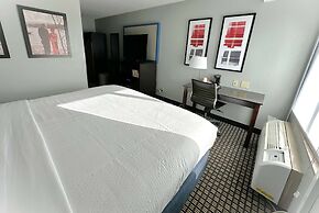 AmericInn by Wyndham Reedsburg