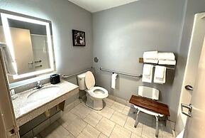AmericInn by Wyndham Reedsburg