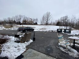 AmericInn by Wyndham Reedsburg