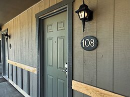 The Cliff Dweller on Lake Superior