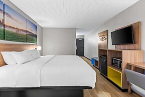 Days Inn by Wyndham Liberty
