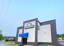 Days Inn by Wyndham Liberty