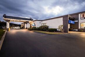 Days Inn by Wyndham Liberty