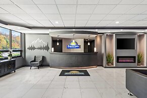 Days Inn by Wyndham Liberty