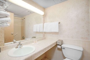 Days Inn by Wyndham Liberty