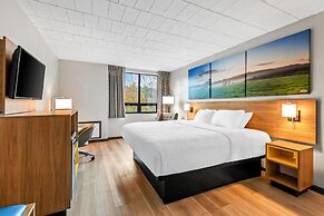Days Inn by Wyndham Liberty