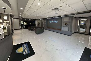 Days Inn by Wyndham Liberty