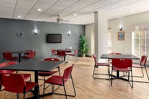 Days Inn by Wyndham Lawton