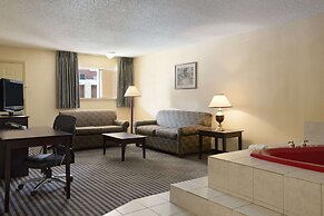 Days Inn by Wyndham Lawton