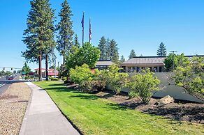 Red Lion Inn & Suites Deschutes River Bend