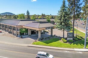 Red Lion Inn & Suites Deschutes River Bend