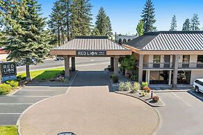 Red Lion Inn & Suites Deschutes River Bend