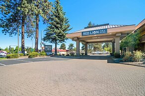 Red Lion Inn & Suites Deschutes River Bend