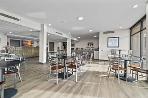 Red Lion Inn & Suites Deschutes River Bend