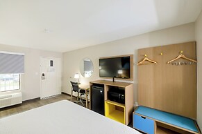 Days Inn & Suites by Wyndham Bossier City/Casino Area