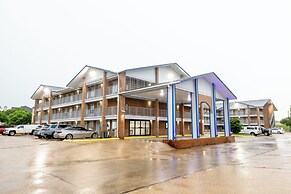 Days Inn & Suites by Wyndham Bossier City/Casino Area