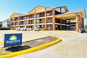 Days Inn & Suites by Wyndham Bossier City