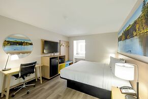 Days Inn & Suites by Wyndham Bossier City/Casino Area