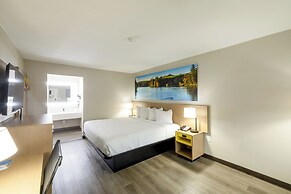 Days Inn & Suites by Wyndham Bossier City/Casino Area