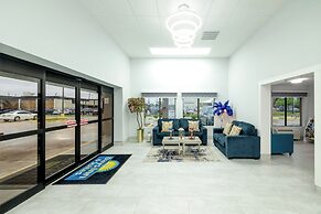 Days Inn & Suites by Wyndham Bossier City/Casino Area