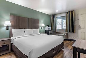 Econo Lodge Portland Airport
