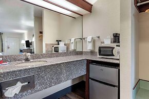 Econo Lodge Portland Airport