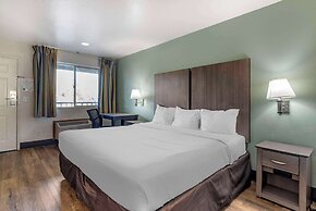 Econo Lodge Portland Airport