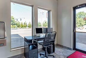 Econo Lodge Portland Airport