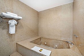 Best Western Plus Newport Mesa Inn
