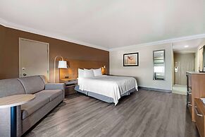 Best Western Plus Newport Mesa Inn