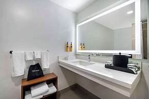 Best Western Plus Newport Mesa Inn