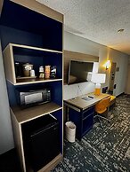 Comfort Inn & Suites Madison - Airport