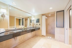Hilton Chicago/Oak Brook Suites