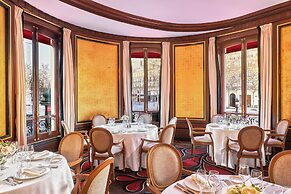 Hôtel Barrière Fouquet's Paris