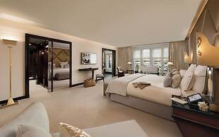 Hôtel Barrière Fouquet's Paris